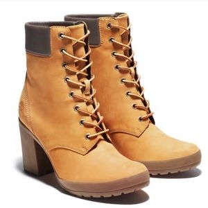 NWT Timberland Heel Boots